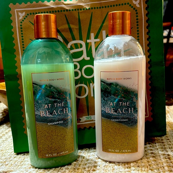 BATH AND BODY WORKS SHAMPOO & CONDITIONER AT THE BEACH - Picture 1 of 2
